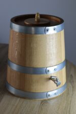 Vinaigrier en chêne 3/6/10 litres avec robinet bois et trappe