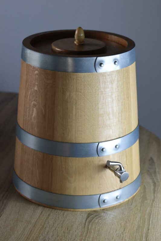 Vinaigrier en chêne 3/6/10 litres avec robinet bois et trappe