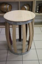 Table haute en chêne fabriquée à partir de douelles et fond de tonneau