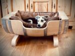 Cuccia per cane in botte da vino – Giaciglio in rovere artigianale riciclato - immagine 3